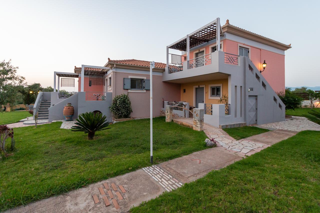 Ta Spitakia Tsarbopoulos Kyparissia Exterior foto