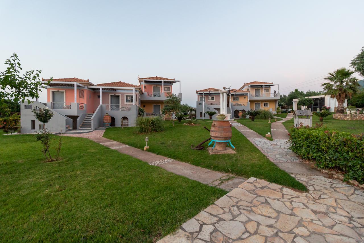 Ta Spitakia Tsarbopoulos Kyparissia Exterior foto