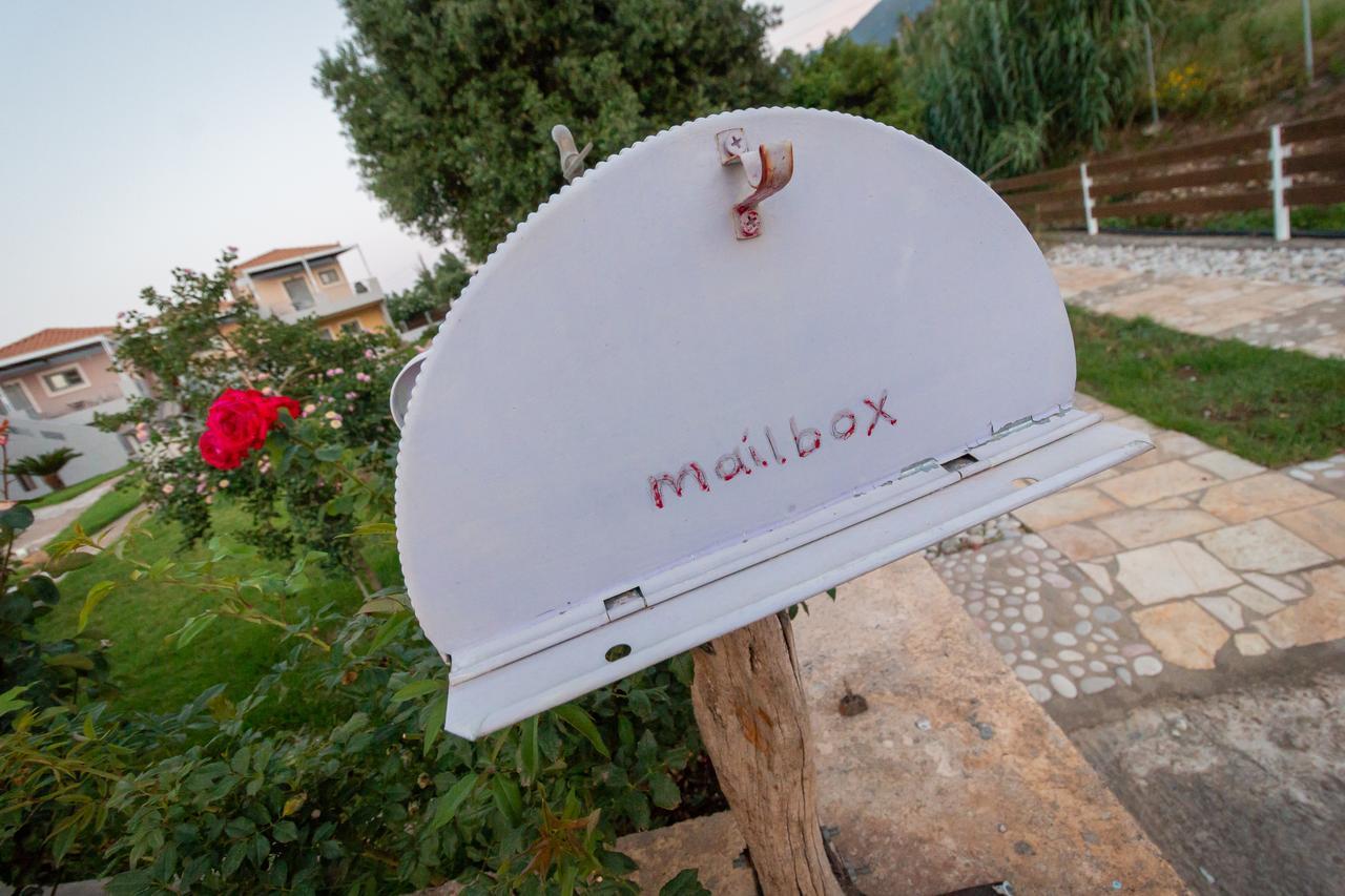 Ta Spitakia Tsarbopoulos Kyparissia Exterior foto