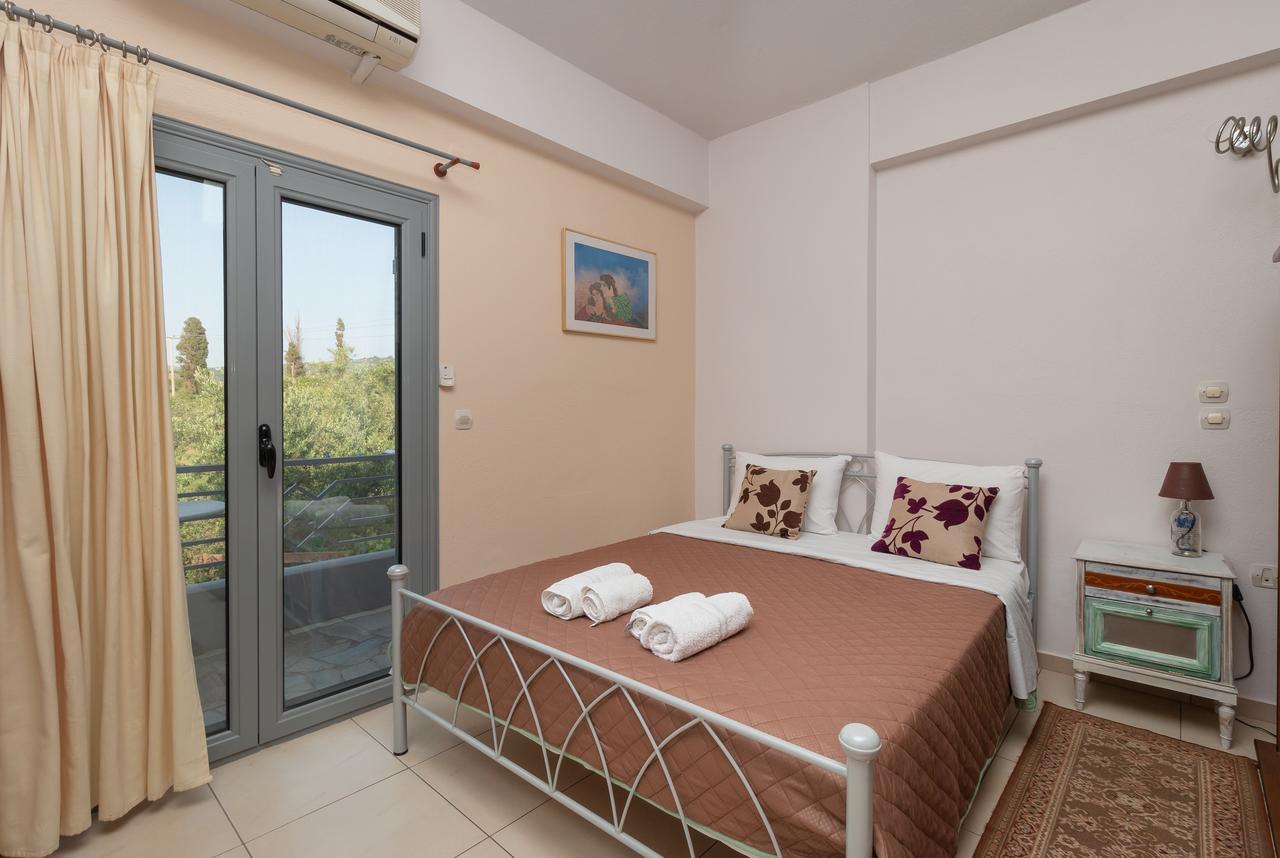 Ta Spitakia Tsarbopoulos Kyparissia Exterior foto